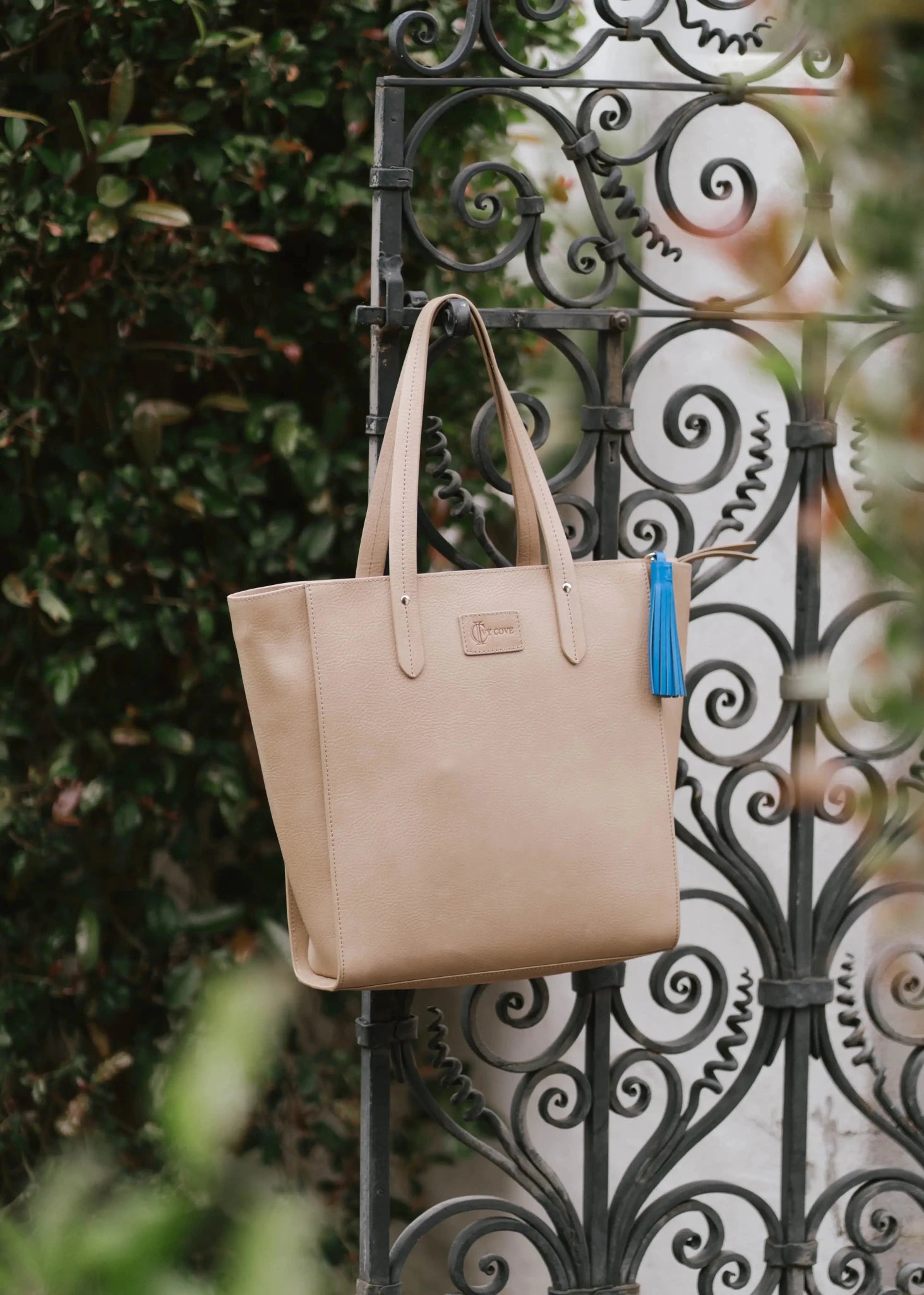 Tote Bags - Ivy Cove Montecito