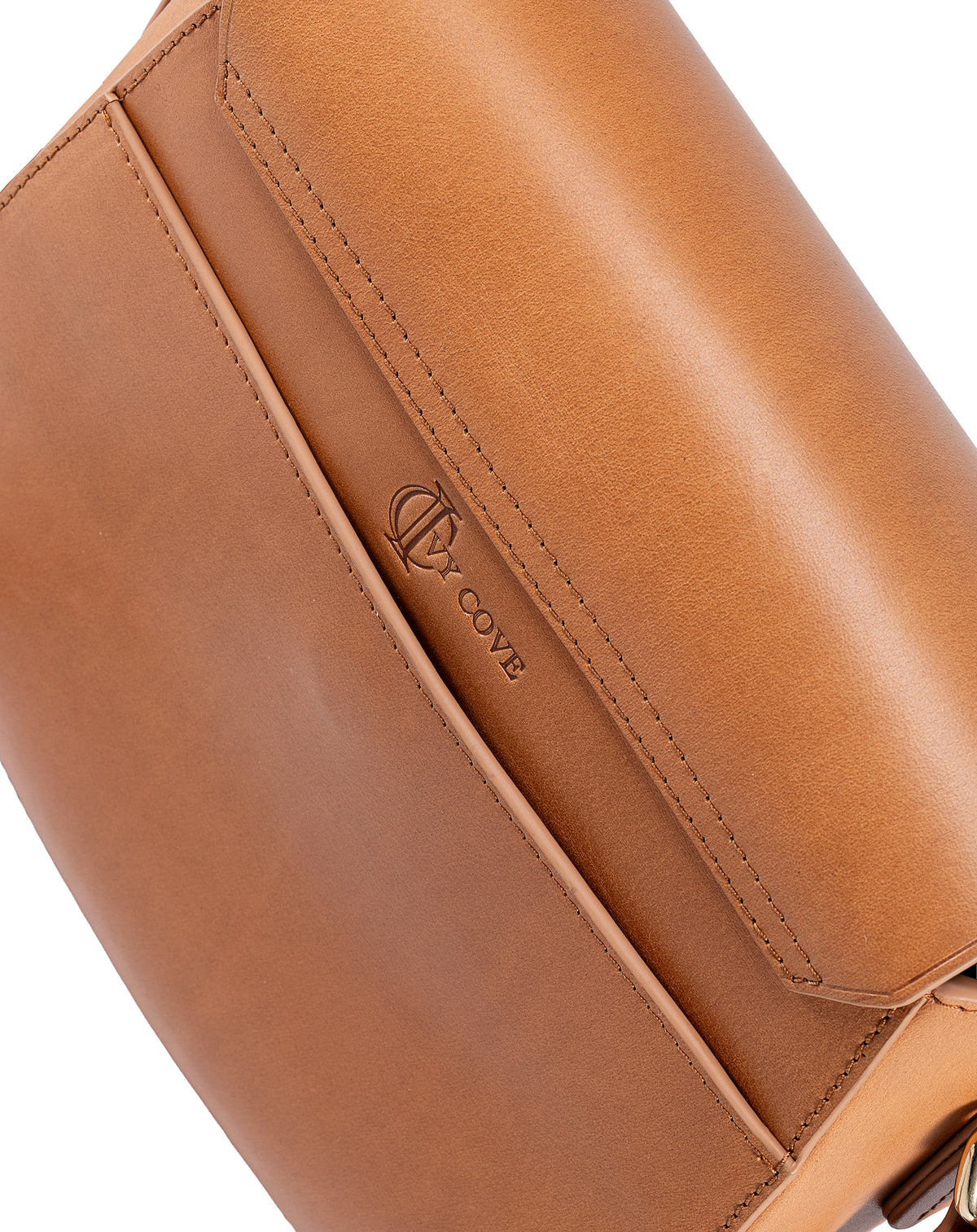 Detail of the Equestrian saddle leather crossbody bag by Ivy Cove
