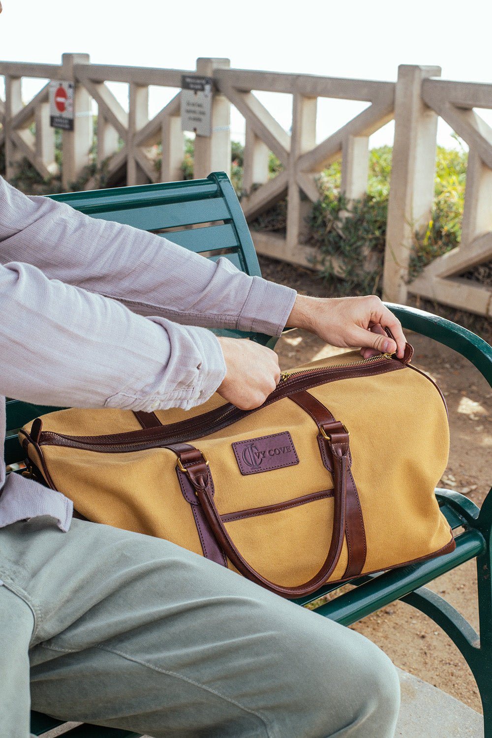 Flint Duffle Bag - Ivy Cove Montecito