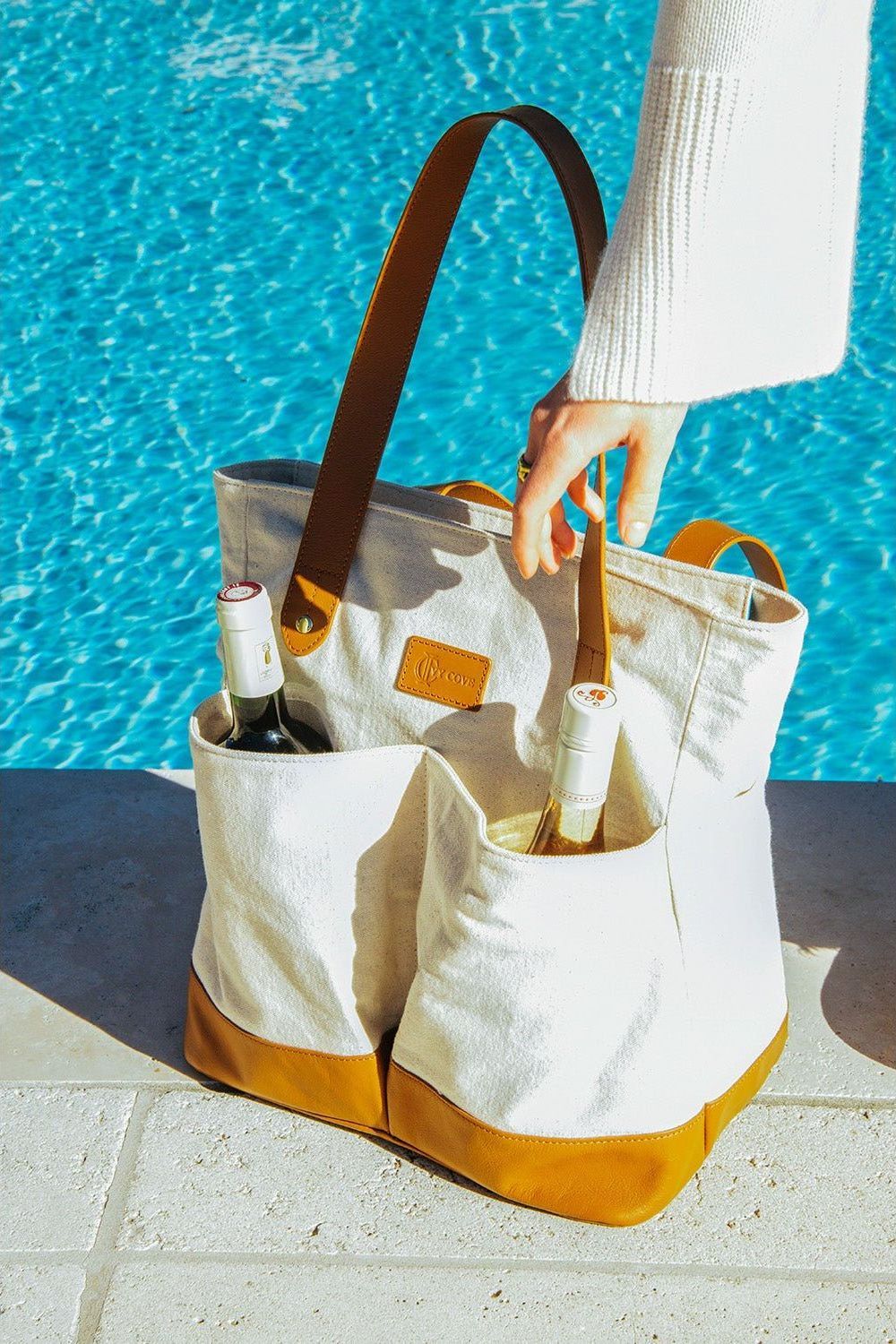 Ivy Cove Ojai leather wine bag — the perfect wine lover's gift, insulated 4 bottle picnic carrier