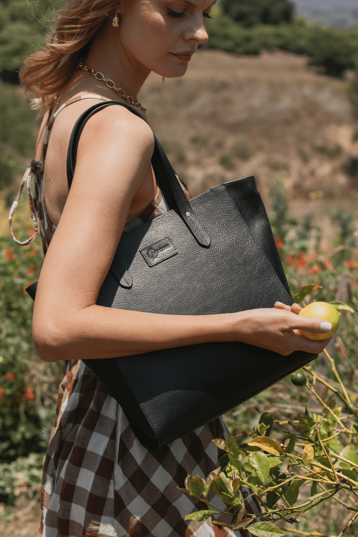 Sierra Zip Tote - Black - Ivy Cove Montecito