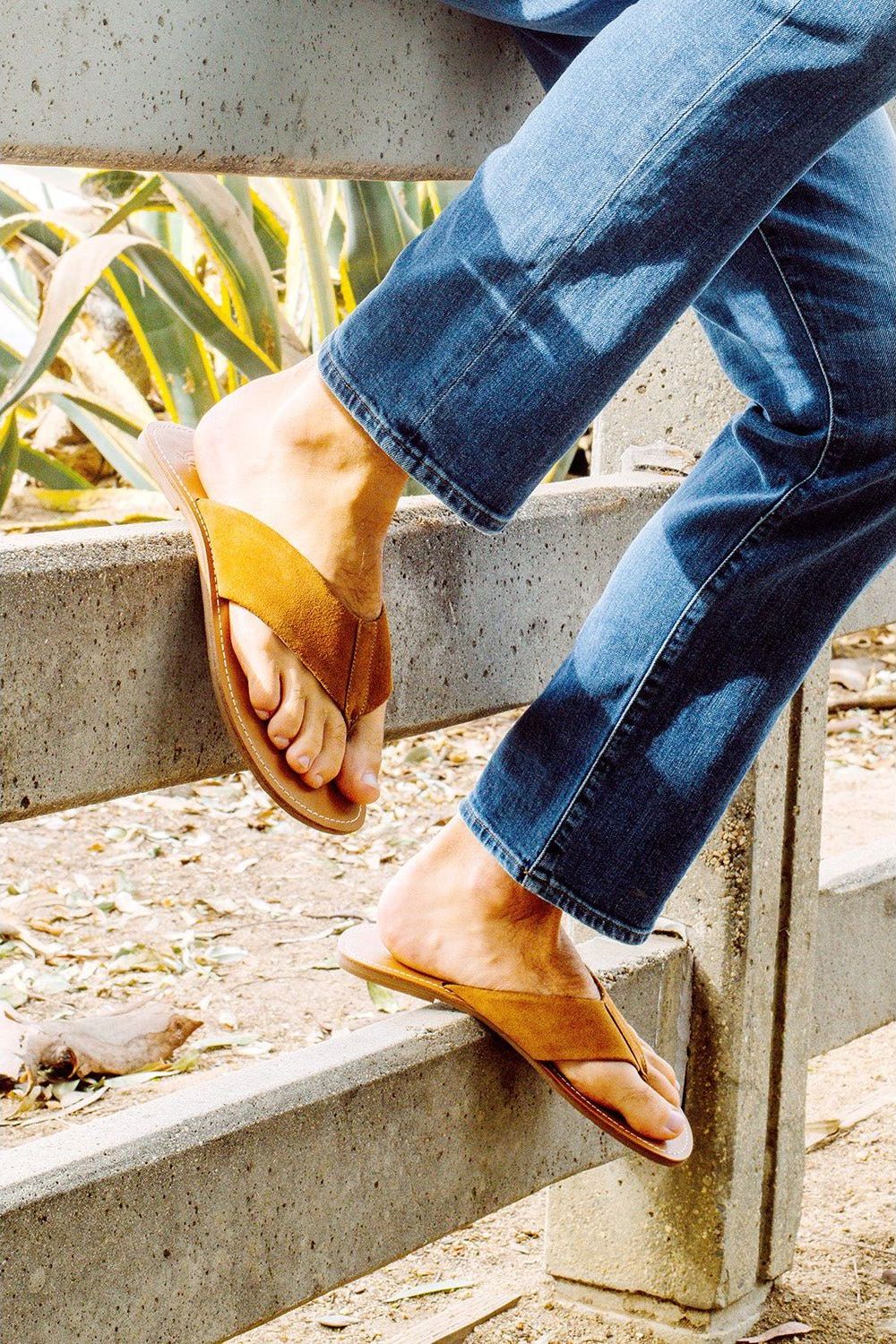 Surfliner Flip - flop Sandal - Ivy Cove Montecito