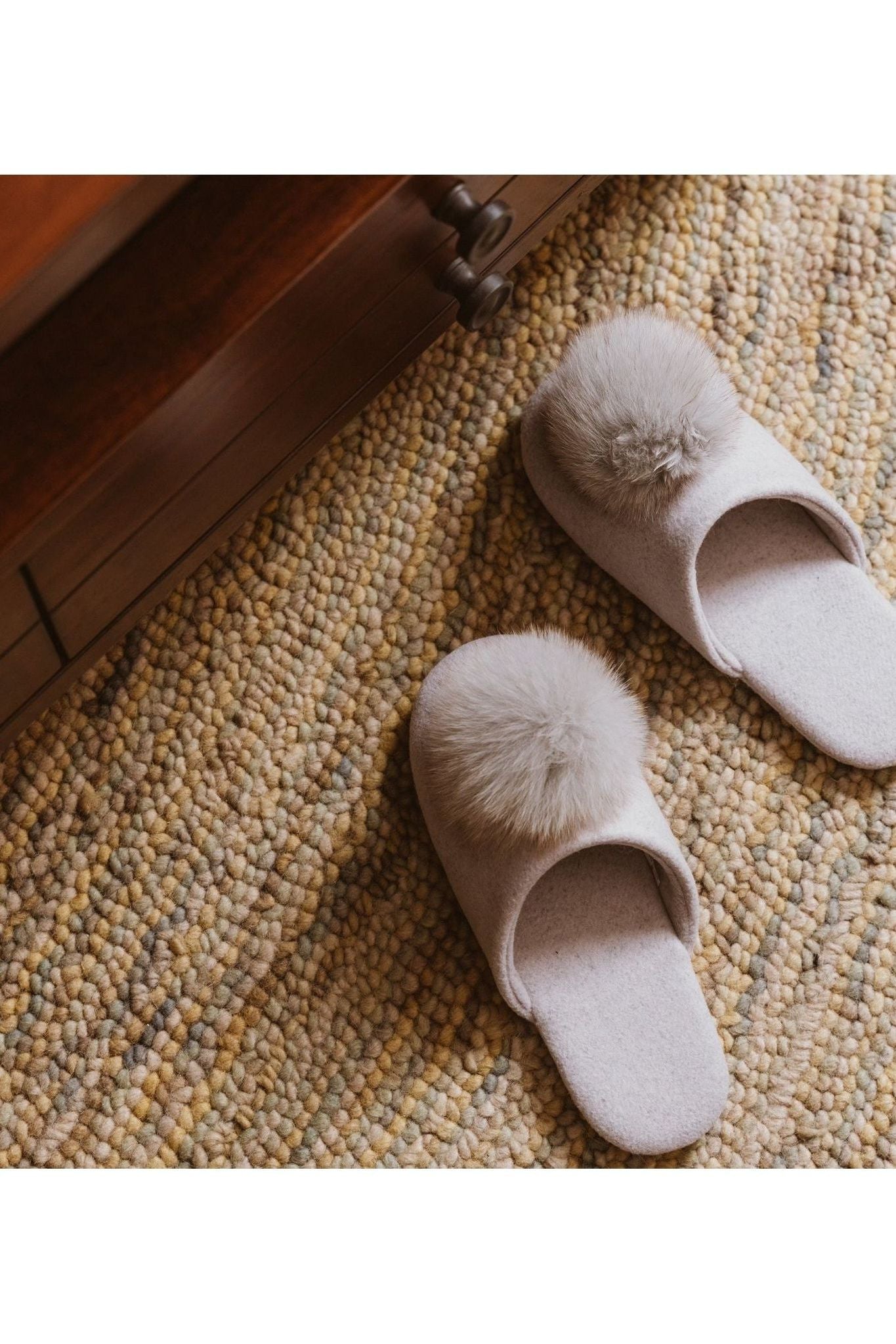 Pom Pom Slipper - Ivy Cove Montecito